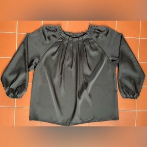 Preowned Black Ann Taylor 3/4 Sleeve Blouse with Pleated Collar size MP